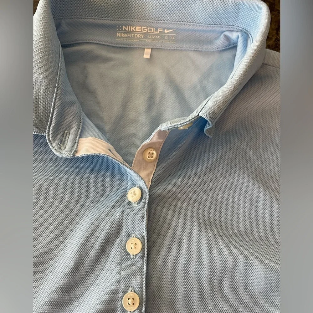 🔥⛳️NIKE Women’s size L (12-14) light blue athletic shirt. Excellent!